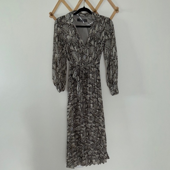 Primark Dresses & Skirts - Primark snake print Maxi Dress
